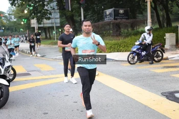 Runner Photo 4255803