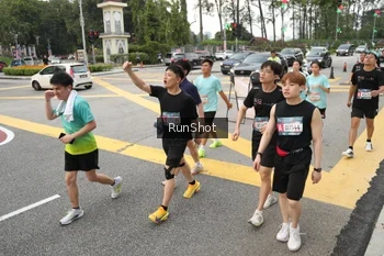 Runner Photo 4255825