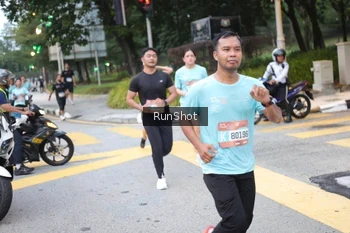 Runner Photo 4255834