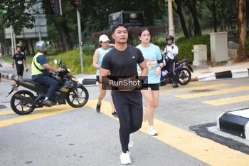 Runner Photo 4255893