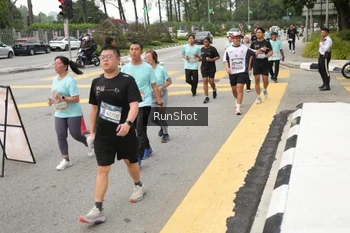 Runner Photo 4255899