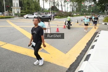 Runner Photo 4255913