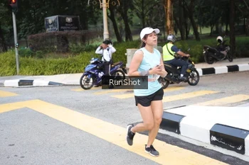 Runner Photo 4256015