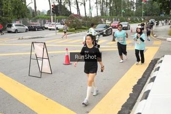 Runner Photo 4256025