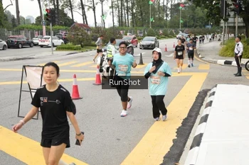 Runner Photo 4256046