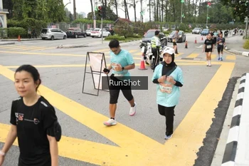 Runner Photo 4256053