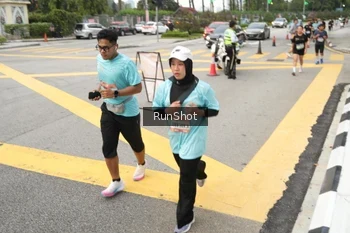 Runner Photo 4256056
