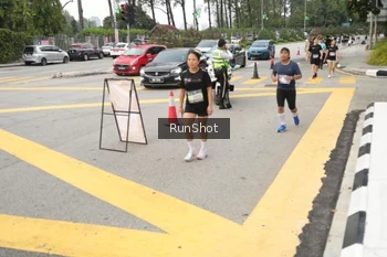 Runner Photo 4256057