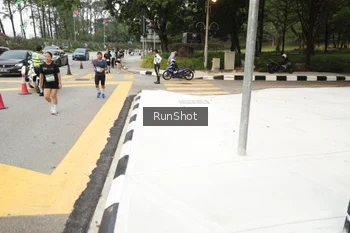 Runner Photo 4256060