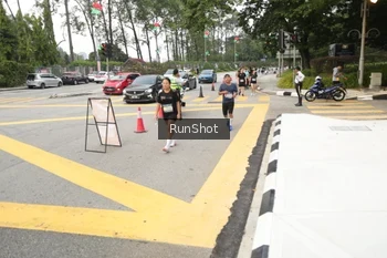 Runner Photo 4256065