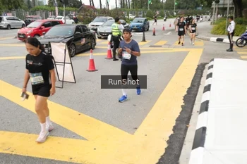 Runner Photo 4256070