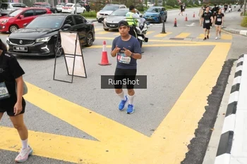 Runner Photo 4256073