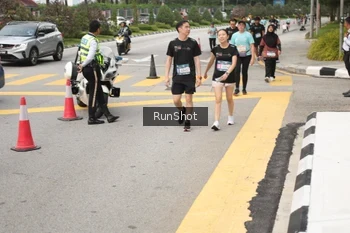 Runner Photo 4256077