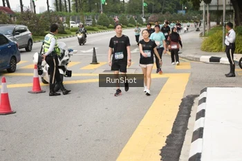 Runner Photo 4256089