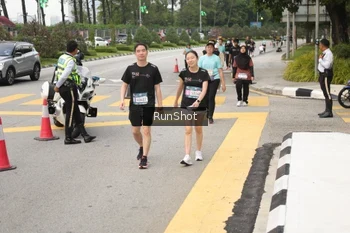 Runner Photo 4256090