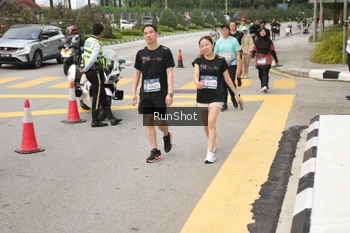 Runner Photo 4256100