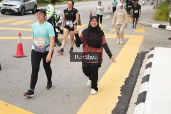 Runner Photo 4256109