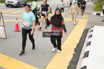 Runner Photo 4256111
