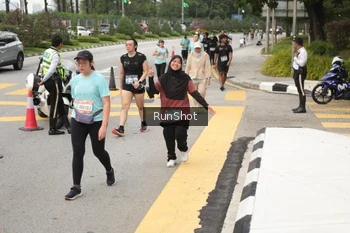 Runner Photo 4256112