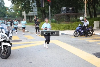 Runner Photo 4256114