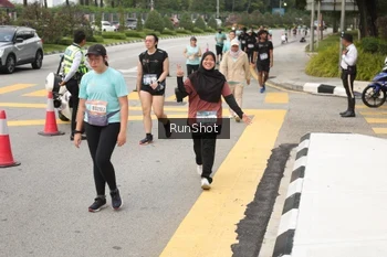 Runner Photo 4256115
