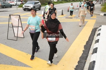 Runner Photo 4256117
