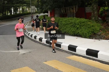 Runner Photo 4256135