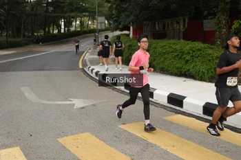 Runner Photo 4256136