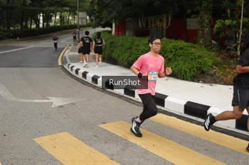 Runner Photo 4256139