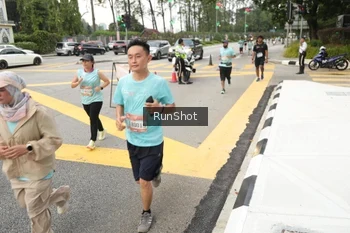 Runner Photo 4256175