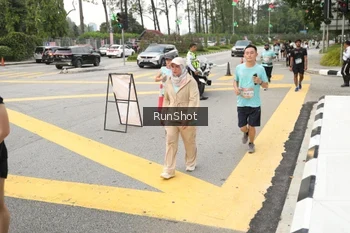 Runner Photo 4256176