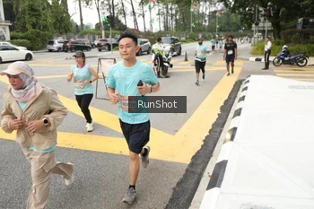 Runner Photo 4256181