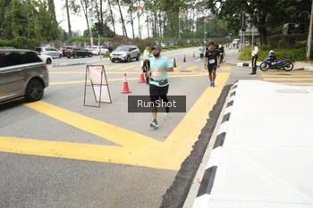 Runner Photo 4256184