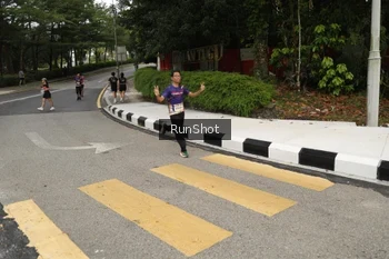 Runner Photo 4256198
