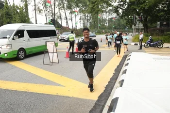 Runner Photo 4256253