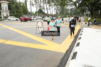 Runner Photo 4256257