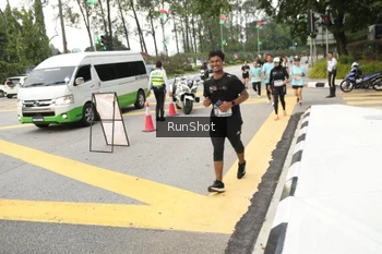 Runner Photo 4256258