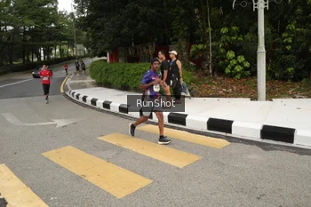 Runner Photo 4256303