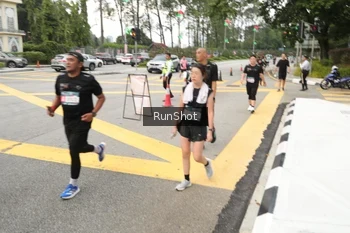 Runner Photo 4256330