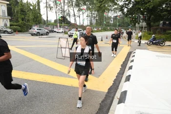 Runner Photo 4256334