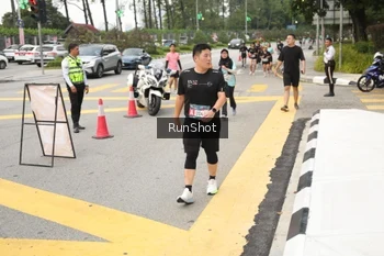Runner Photo 4256350
