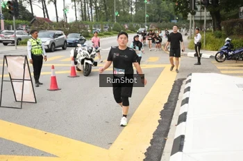 Runner Photo 4256351