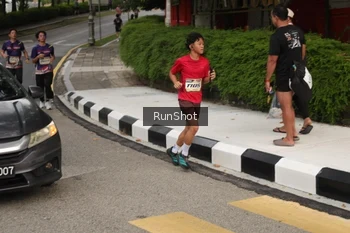 Runner Photo 4256371