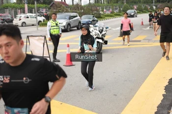 Runner Photo 4256372