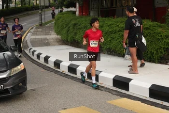 Runner Photo 4256373