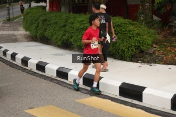 Runner Photo 4256378