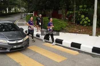 Runner Photo 4256388
