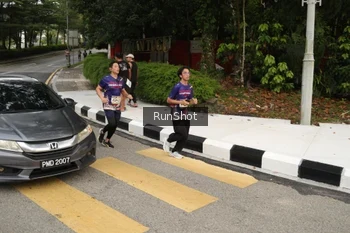 Runner Photo 4256391