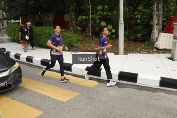 Runner Photo 4256405