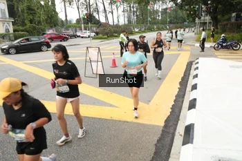 Runner Photo 4256423